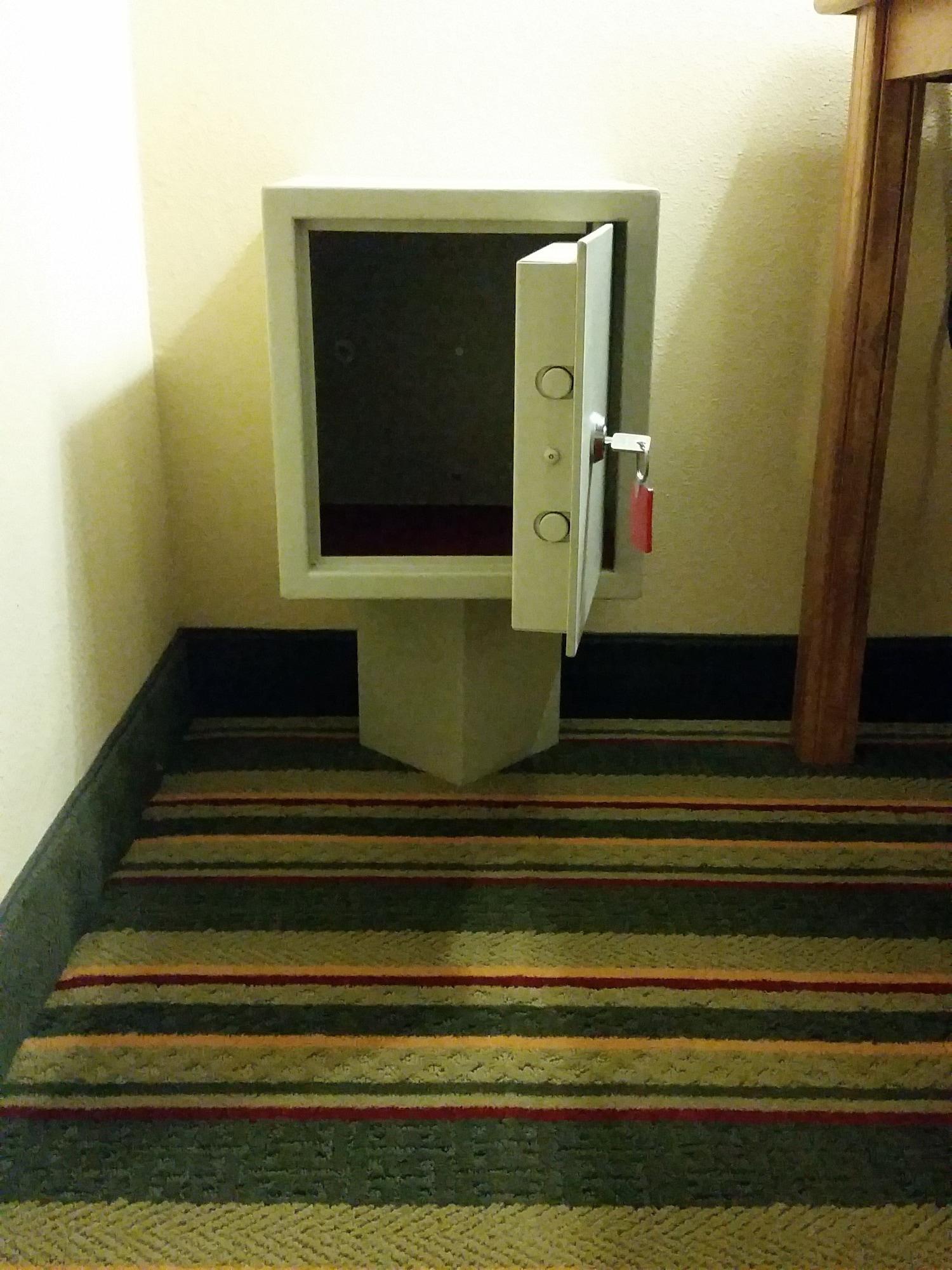 Super 8 By Wyndham Ottawa Starved Rock Hotel Kültér fotó