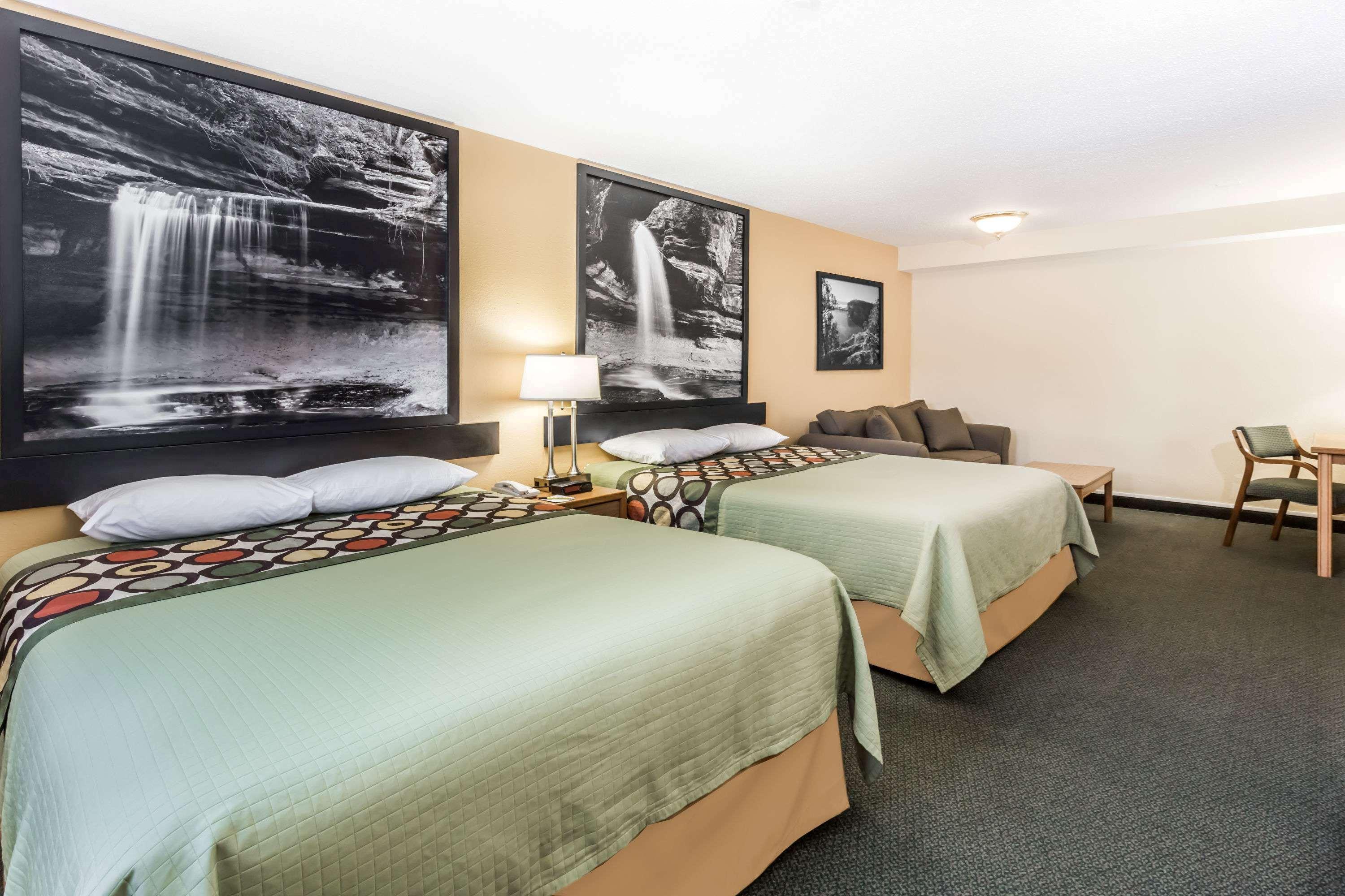 Super 8 By Wyndham Ottawa Starved Rock Hotel Kültér fotó