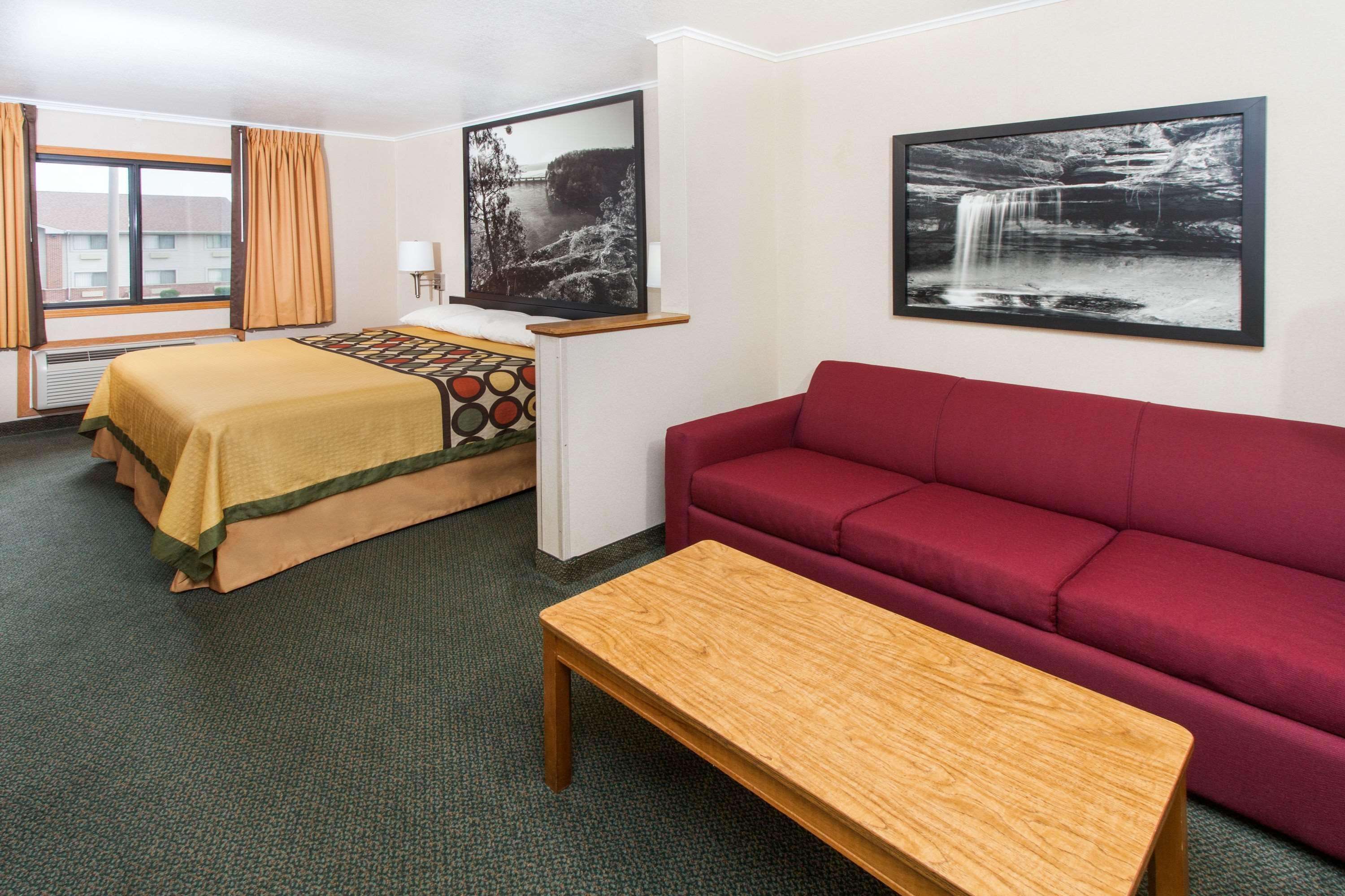 Super 8 By Wyndham Ottawa Starved Rock Hotel Kültér fotó