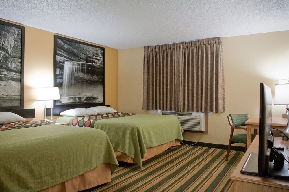 Super 8 By Wyndham Ottawa Starved Rock Hotel Kültér fotó
