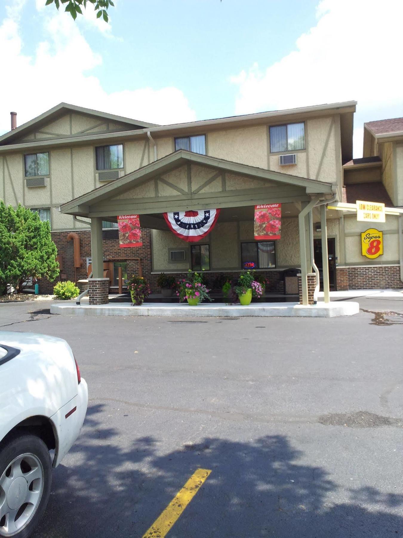 Super 8 By Wyndham Ottawa Starved Rock Hotel Kültér fotó